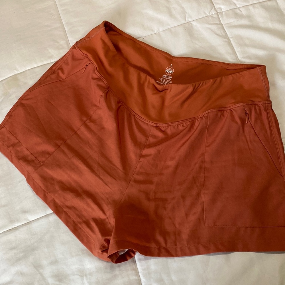Senita Elevate Shorts-Burnt Amber size L